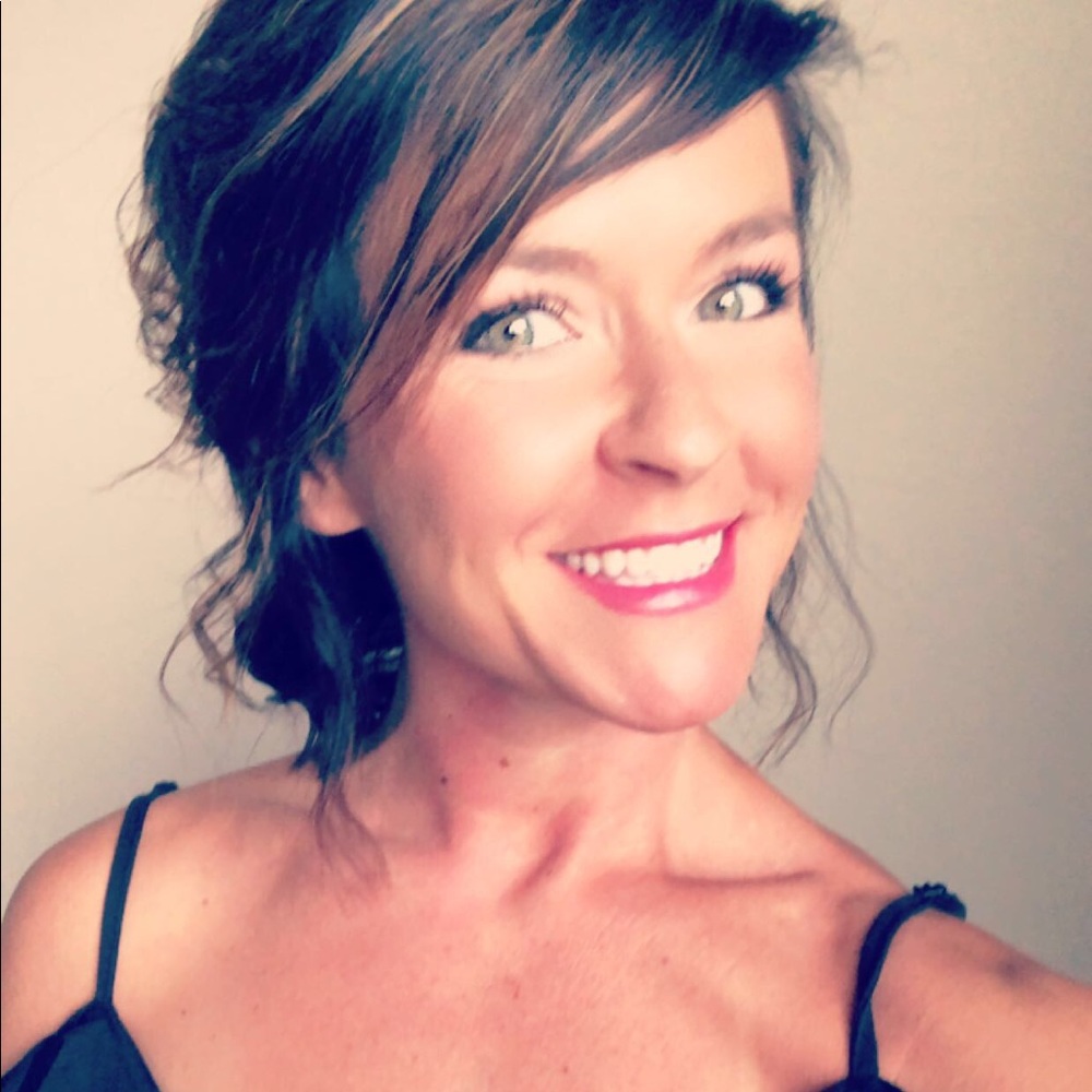 Meet your Posher, Meagan - Picture 2 of 7